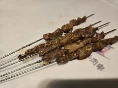 -三个大叔烤羊肉串·歌手驻唱·碳烤鲜肉(西三旗店)