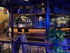 -临界音乐酒馆·小龙虾·江湖菜(华熙LIVE·鱼洞店)