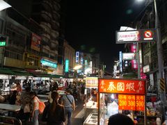 -六合夜市