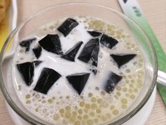-佰搭果·广式茶餐厅(西华路店)