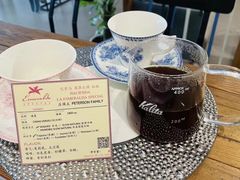 -LEO CAFE
