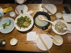 -苹果树下艺术餐厅(宋庄店)