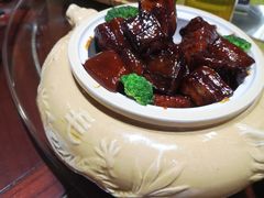上海本帮红烧肉-蠔友汇(皇姑店)