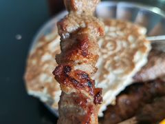 -烤肉小伙烤肉店