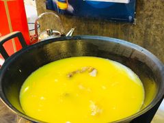 -鲜入围煮花胶鸡海鲜火锅