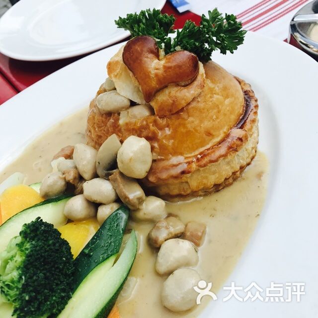 奶油蘑菇小牛肉酥皮盒(chg