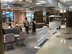 大堂-奈雪的茶(湖滨银泰in77C区PRO店)