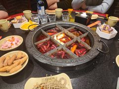 -宽板凳老灶火锅(台湾街店)