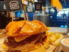 双层牛肉培根汉堡-Magnet磁食(愚园路店)