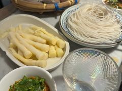 -尚尚仙·酸汤猪手·猪肚鸡火锅(华联万柳购物中心店)