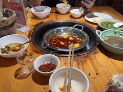 -大众跷脚牛肉馆·非遗传承单位(峨眉山店)