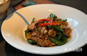 Sautéed Pork with Chanterelle and Chili