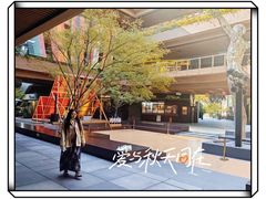 -瑞虹新天地月亮湾