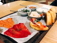 主厨特制三文鱼拼盘-EN SPACE恩空间