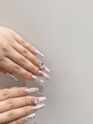 -花岐款式专研健康美甲沙龙