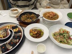 墨鱼汁肉饼蒸野化黄花-品海楼·大连海胆锅贴馆(东港店)