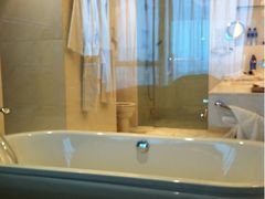 -苏州金鸡湖中茵皇冠假日酒店