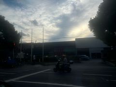-弘仁宝佳比亚迪4S店(宝山旗舰店)