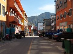 -百里峡七彩艺术小镇