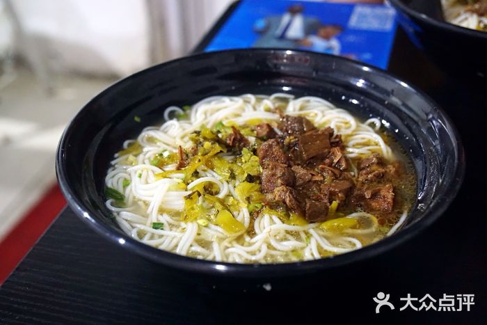 花溪巷牛肉粉(泉城路店)图片