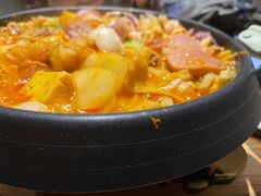 新世界部队火锅-晃晃悠悠酒肉合作社