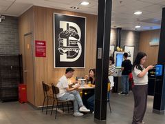 -麦当劳(上海虹桥站30B检票口楼上)