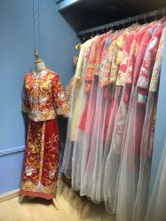 -觅白婚纱礼服馆