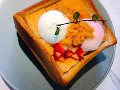 面包诱惑-蜜桃餐厅·伴山(绿宝广场店)