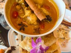 -Chom Cafe and Restaurant