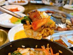 传统石锅拌饭-·缸桶屋·韩式牛肋条自助烤肉(西湖D11店)