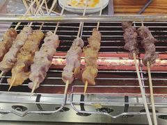 -哈尔滨小酒馆·鲜肉现穿自助烧烤(康新花园店)