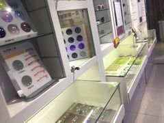 -提一眼镜·蔡司·依视路(小寨店)