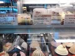 -红宝石·鲜奶小方·海派西点房(金杨店)