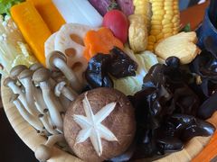 -湊湊火锅·茶憩(南京东路悦荟店)