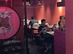 -虾弄弄海派小龙虾·牛羊蝎子火锅