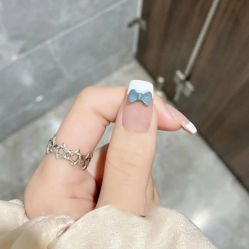 -小乐化妆美甲半永久培训学校