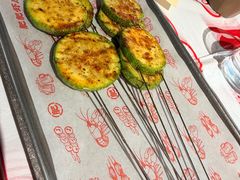 -肥肥虾庄·金牌油焖大虾(汉街SKP店)