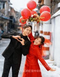 -雪中彩影婚纱摄影·微光艺术中心