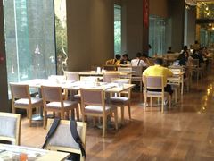 大堂-威珀斯酒店·珀萃美食餐厅 | 海鲜刺身·现烤生蚝·特色烤肉