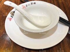 餐具摆设-梁记粥铺(开元地中海店)