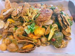 -鑫渔港海鲜本地菜·山海关浑锅(东戴河店)