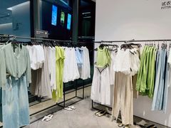 -URBAN REVIVO(上海中庚漫游城店)