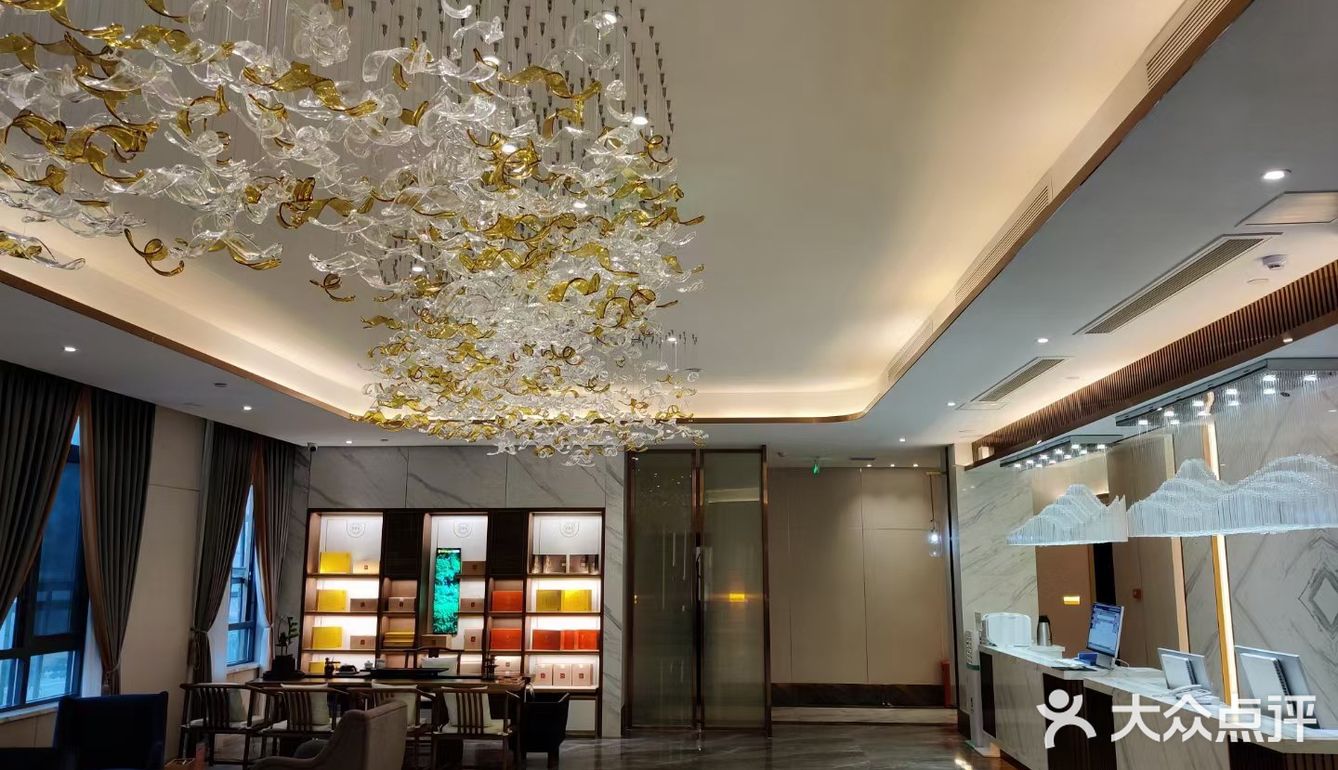 足浴店天花板