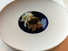 竹荚鱼配鱼子酱-Caprice(香港四季酒店)