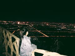 -鬼笑石后山停车场