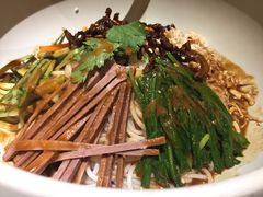 鸡丝凉米线-云海肴·汽锅鸡·云南菜(天山百盛优客店)