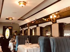 靠窗位-火车头法国西餐厅