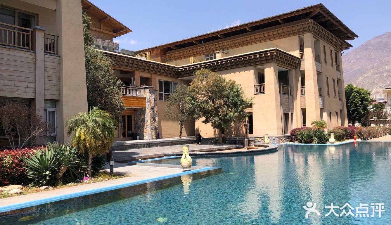 奔子栏—丽世云阁餐厅