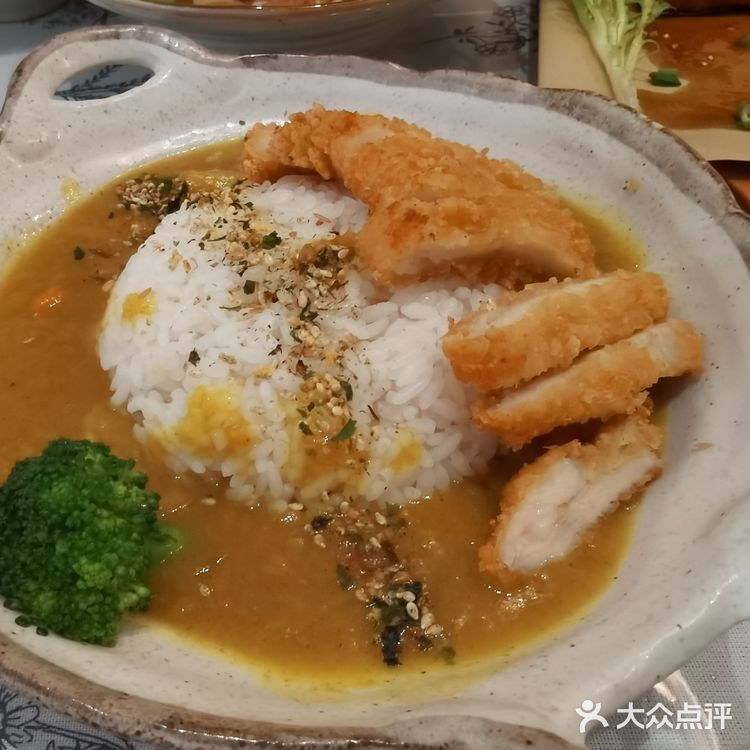 小县城的无国界料理餐厅，本来没办太大希望