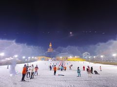 -采薇庄园四季滑雪场